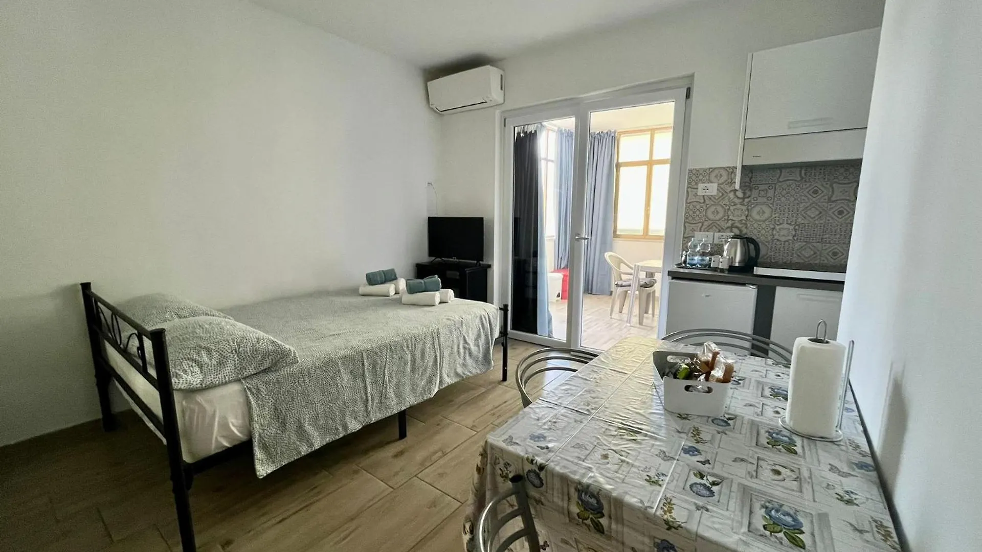 Apartment Il Gattino Di Porto - Apt 3 - Monolocale Veranda Piscina Imperia Italy